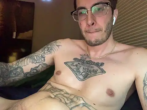 JuicyJoshy's Live XXX Chat