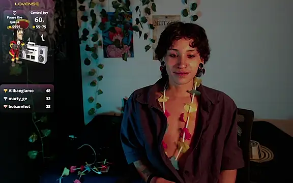 Chat XXX en directo de JohnnyJones_