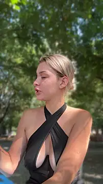 Онлайн чат XXX KikiWatson