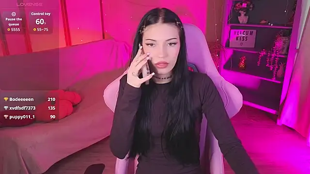 Kelly__Bunny Adlı Modelin Canlı XXX Sohbeti
