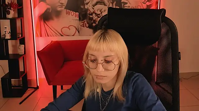 ReminaMeow's Live XXX Chat