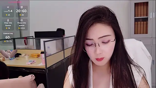 yangyang-777 Chat XXX in diretta