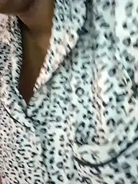 SWEETDOLLY29XX Adlı Modelin Canlı XXX Sohbeti