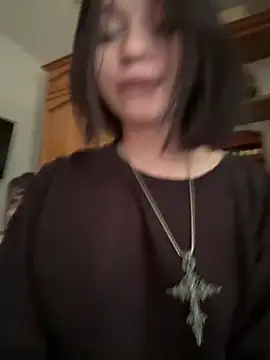 YourLittleDevil Adlı Modelin Canlı XXX Sohbeti