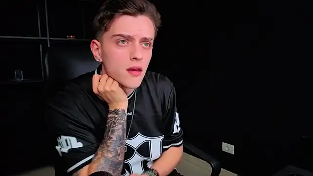 FelixStarkk Chat XXX live