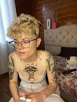 Chatroom XXX en direct de Megan-c