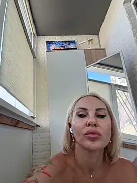 Chat +18 de Hotnessi ao vivo