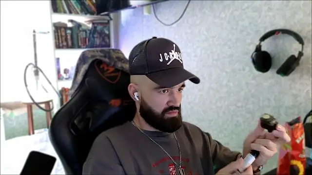 Chatroom XXX en direct de _Serious_Man