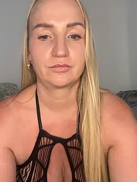 BootyQueenApril: απευθείας συνομιλία ΧΧΧ