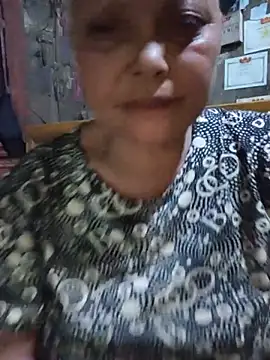Single-M0m69's Live XXX Chat