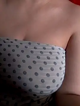 Zanoba-16's Live XXX Chat