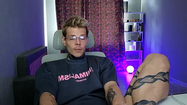 XXX chat uživo modela DENIS_HERE