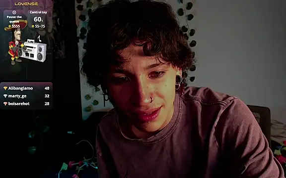 JohnnyJones_ élő XXX-chatje