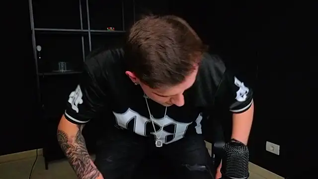 FelixStarkk XXX чат на живо
