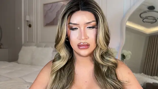 دردشة Your_Majesty_Tyra الجنسية المباشرة