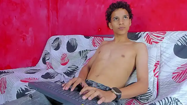 LatinPrince_'s Live XXX Chat