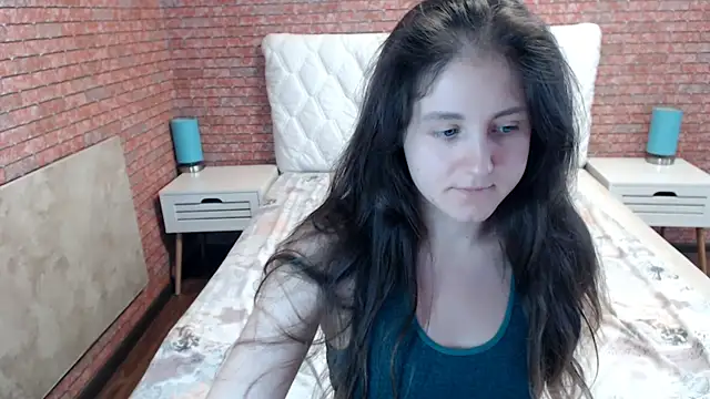 Holliy_Cooper élő XXX-chatje