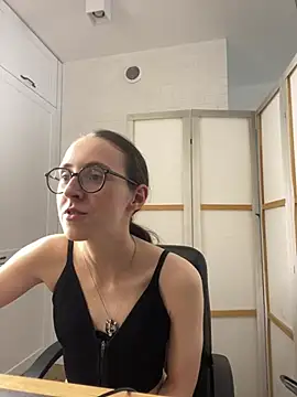 Chat +18 de MartiniiSelenna ao vivo