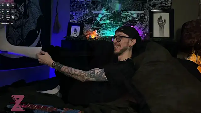 webzandkordz's Live XXX Chat