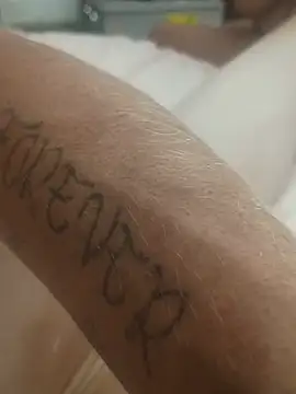 mikebix1990 라이브 XXX 채팅