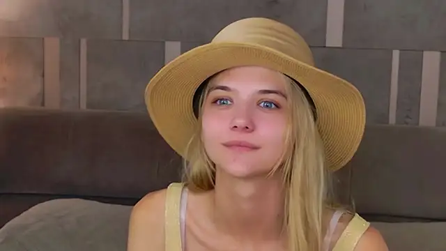 4example_Chloe Live XXX-Chat