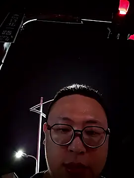 XXX chat uživo modela 7pupuman