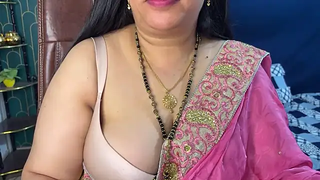 FlatVincy4's Live XXX Chat