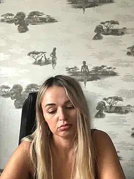 Živý XXX chat Seralunee