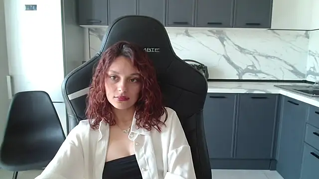 Mia_Luiza élő XXX-chatje