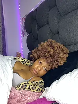 RainBougie's Live XXX Chat