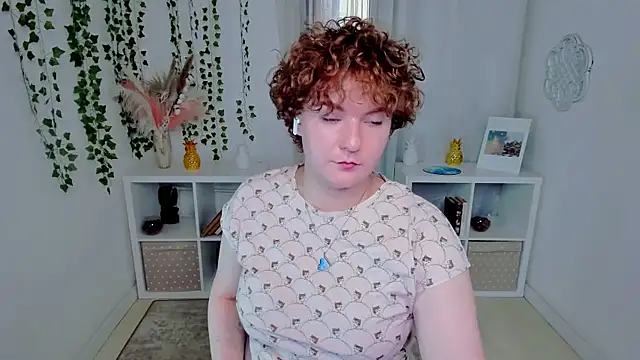צ'אט XXX בשידור חי של MelittaStorrie