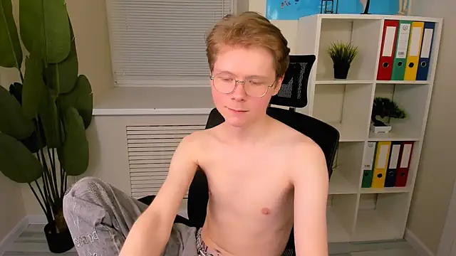 Онлайн чат XXX DanielSanders
