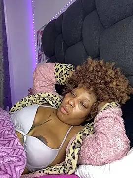 RainBougie's Live XXX Chat