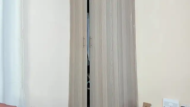 Caramel_Goodies' Live XXX Chat
