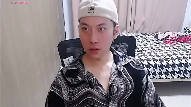 yichen008 Chat XXX in diretta