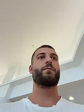 Pablo_Hornyguy95 Adlı Modelin Canlı XXX Sohbeti
