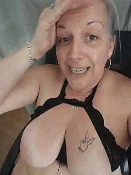 Feelineducentre Chat XXX in diretta