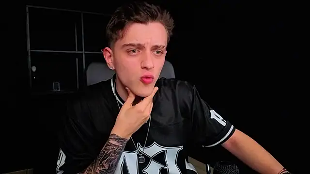 Živý XXX chat FelixStarkk