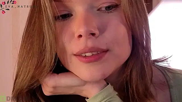 Eva_Natsumi Chat XXX in diretta