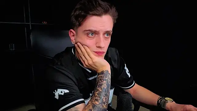 FelixStarkk Live XXX-chat