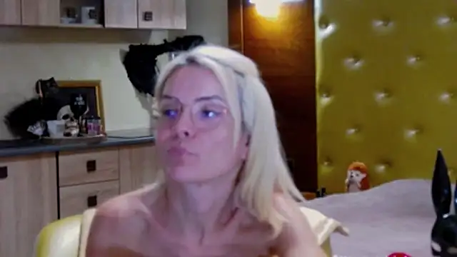 DomCaprisse Live XXX-Chat