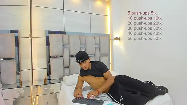 Chatroom XXX en direct de Ruslan_marcel