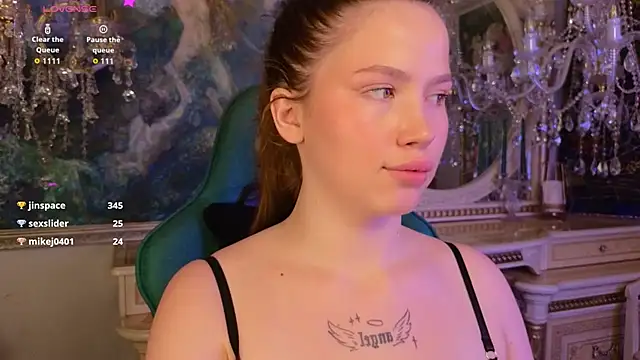 צ'אט XXX בשידור חי של MarryMilash