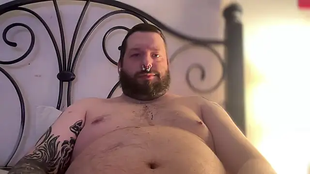 MarlboroSmokinMan Show in webcam
