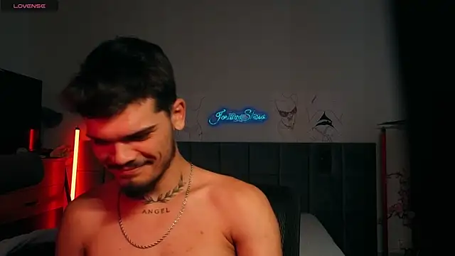 צ'אט XXX בשידור חי של JordanShow