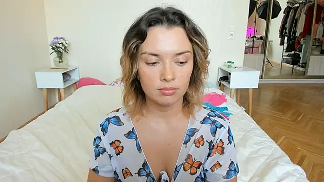 Chat +18 de BrightDani ao vivo