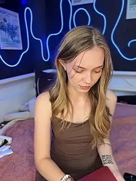 MilaMoone Live XXX-chat