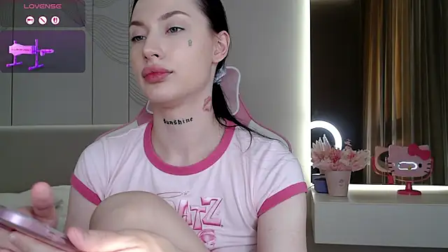 צ'אט XXX בשידור חי של JenniferQueen11