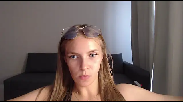 Chatroom XXX en direct de HitGyrl