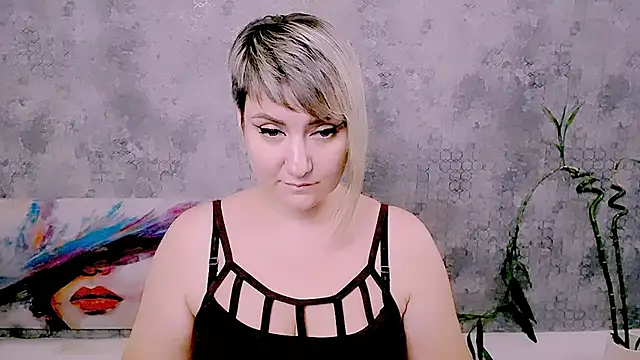 Djullia's Live XXX Chat